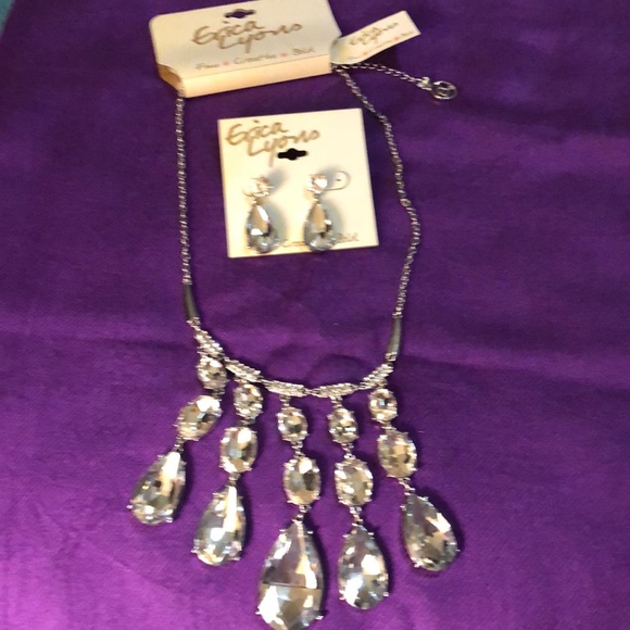 Erica Lyons Silver Tone Statement Necklace with Teardrop Crystal Stones - Picture 1 of 6